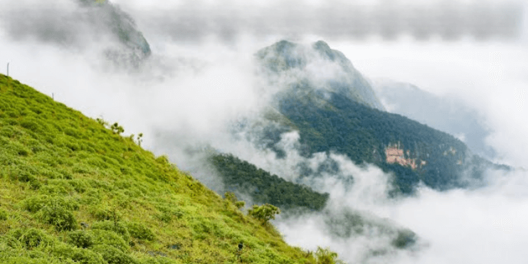 Maidadi Viewpoint misty valley view